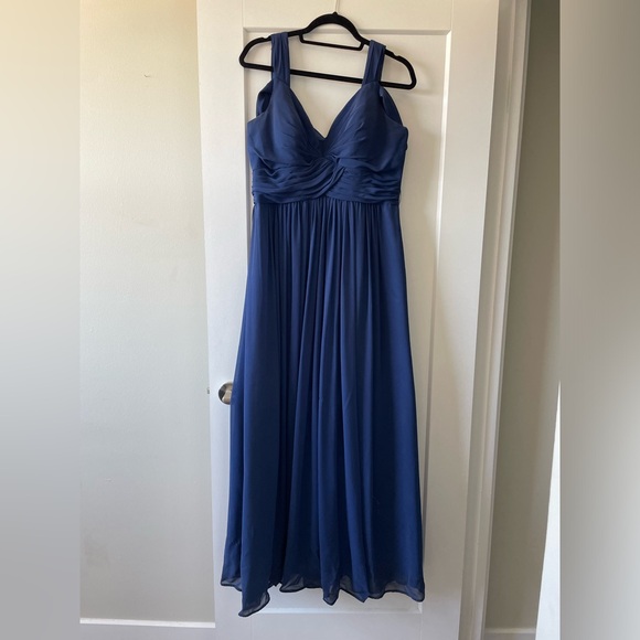 Beautiful Bridesmaid Dress Worn Once! - Picture 1 of 4